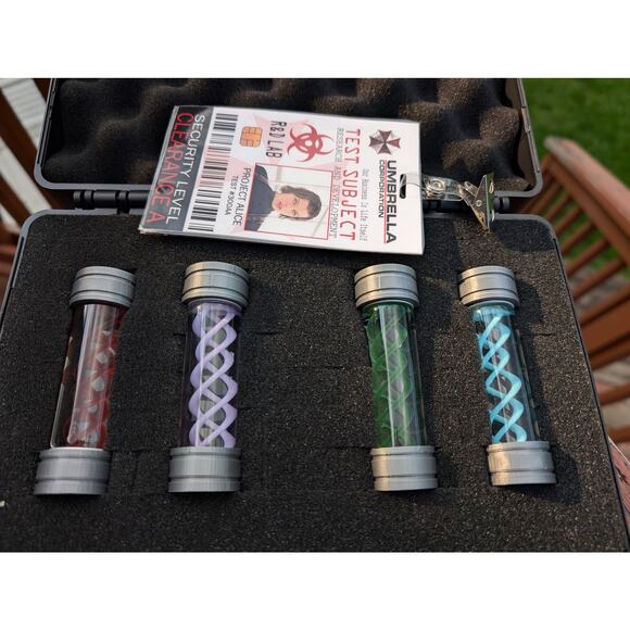 Resident Evil Briefcase Kit Access Badge, T-Virus Antidotes Umbrella Corporation - Picture 8 of 16